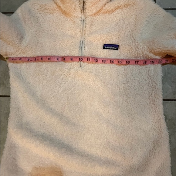 Patagonia Women's Light Pink 3/4 Zip Sherpa in Size M - Picture 4 of 5
